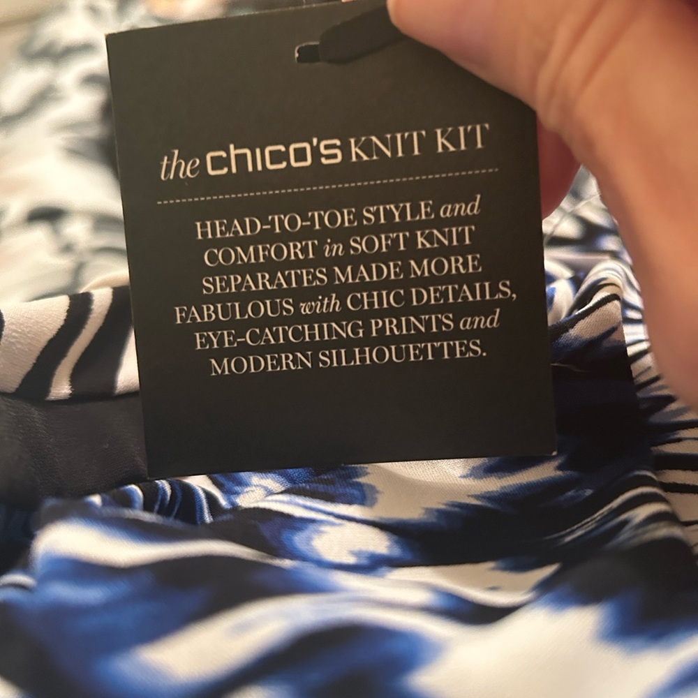 Elegant Blue and Black Maxi Dress Chico’s NWT with Beautiful pattern, no sleeves - Picture 8 of 10